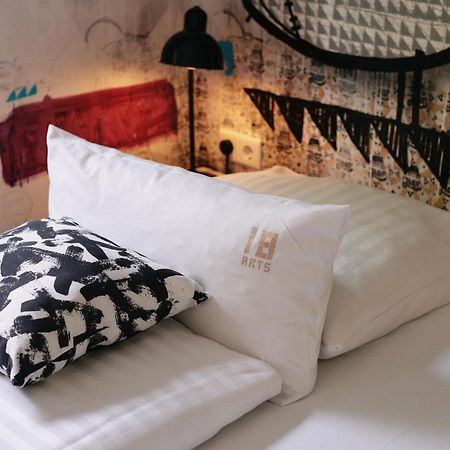 18Arts Hotel - Living In A Gallery! Colonia Exterior foto