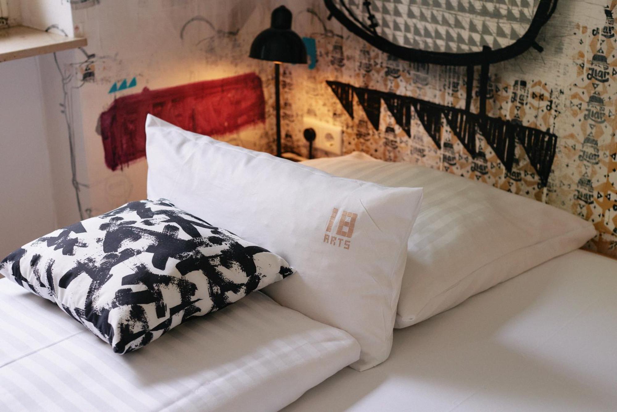 18Arts Hotel - Living In A Gallery! Colonia Exterior foto