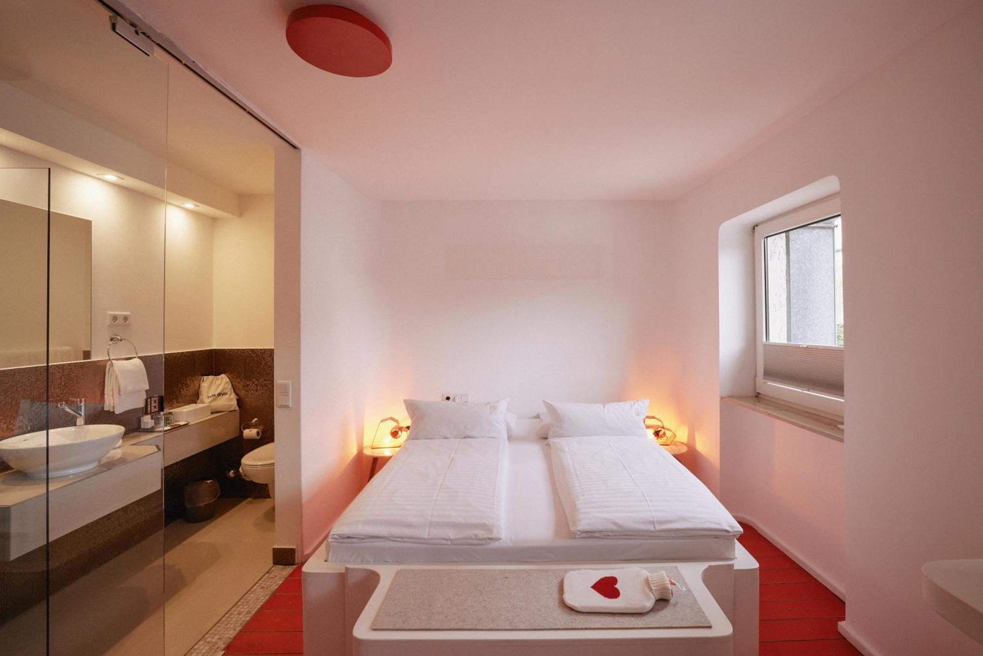 18Arts Hotel - Living In A Gallery! Colonia Exterior foto