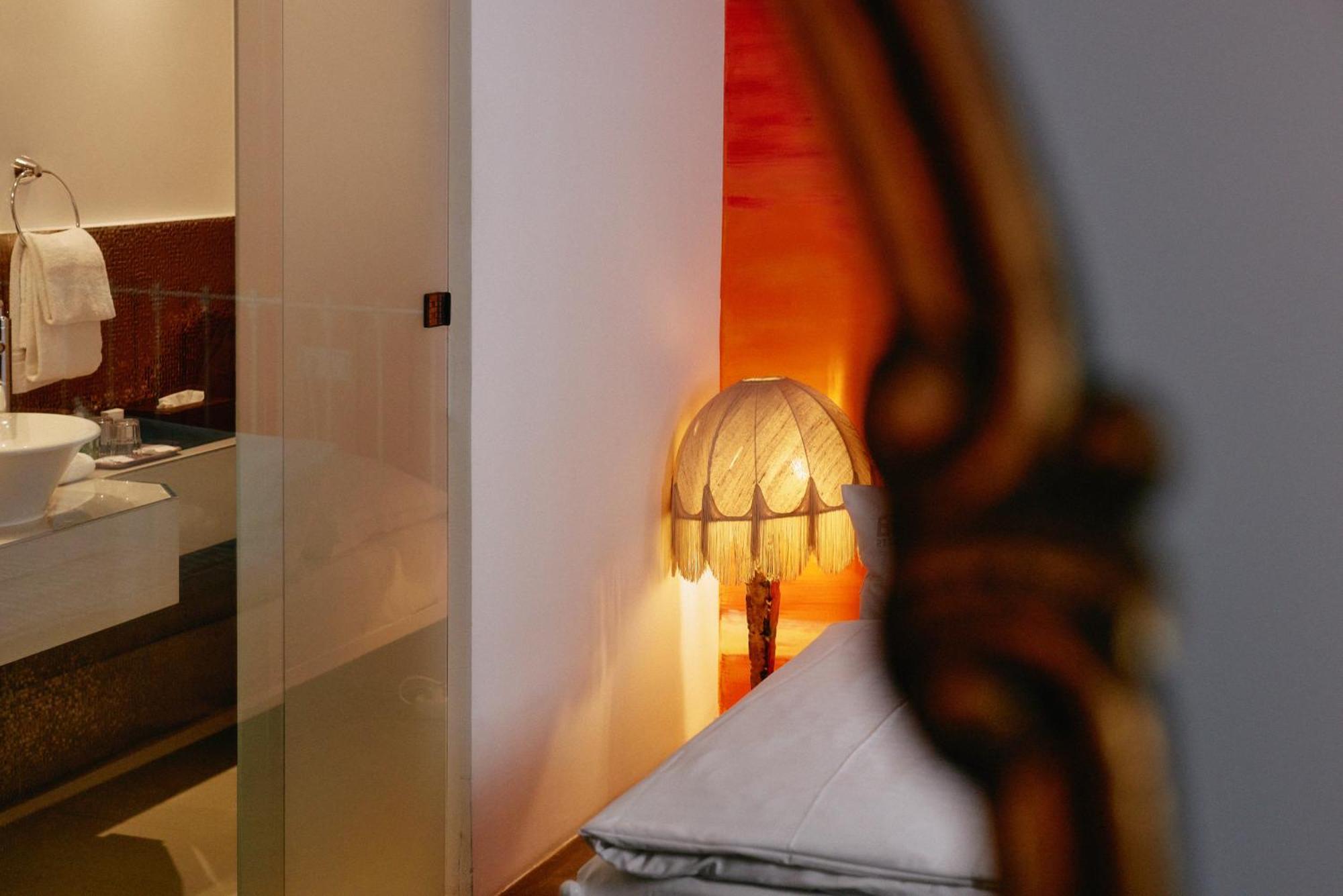18Arts Hotel - Living In A Gallery! Colonia Exterior foto